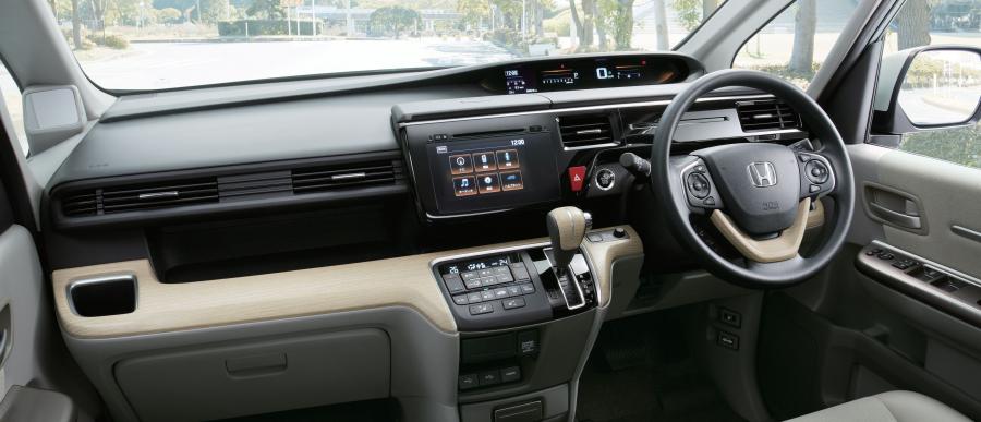  Honda StepWGN 2015 года  (фото 10 из 11)